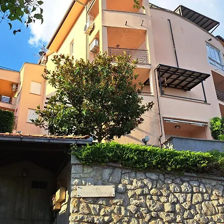 Apartment Vela *